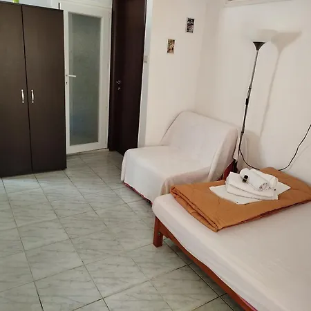 아파트 Alenstudios Paralía